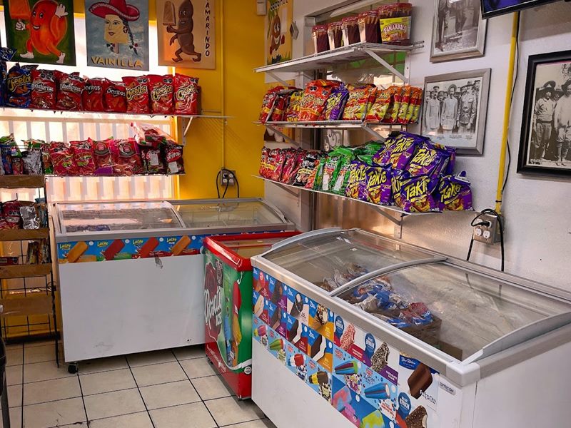 Paleteria La Mexicana interior